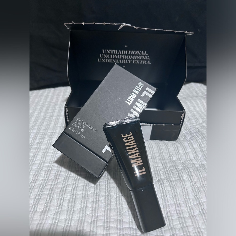 IL MAKIAGE COMES WITH FREE CANVASS BAG! RETAIL OVER $80
